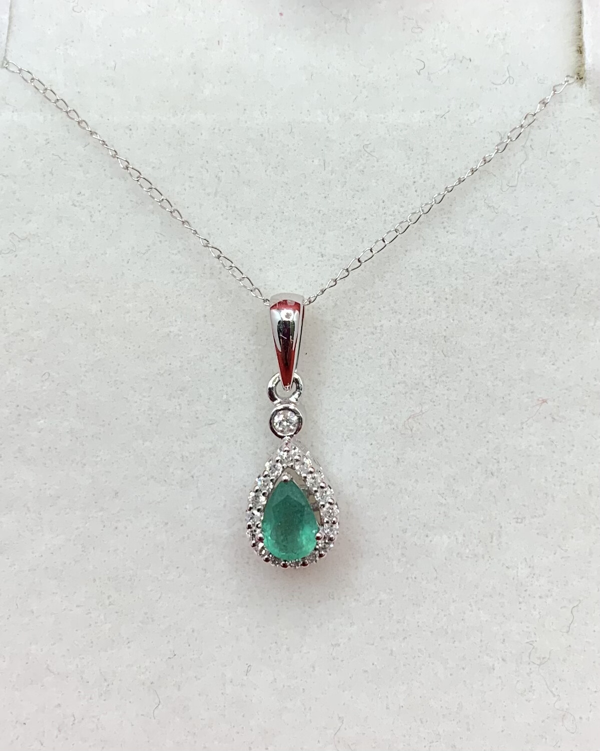 Tear Drop Emerald And Diamond Necklace