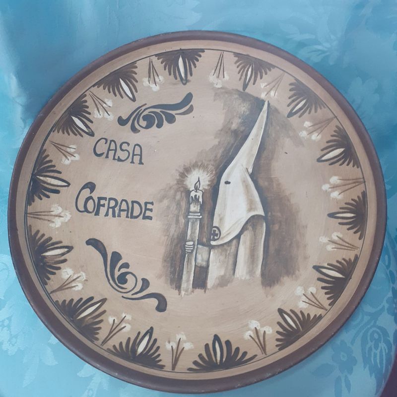 Plato de cerámica “Casa cofrade”