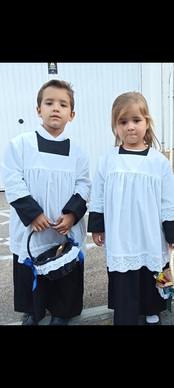 Traje de monaguillo