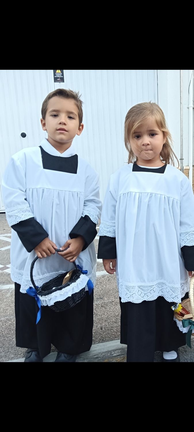 Traje de monaguillo