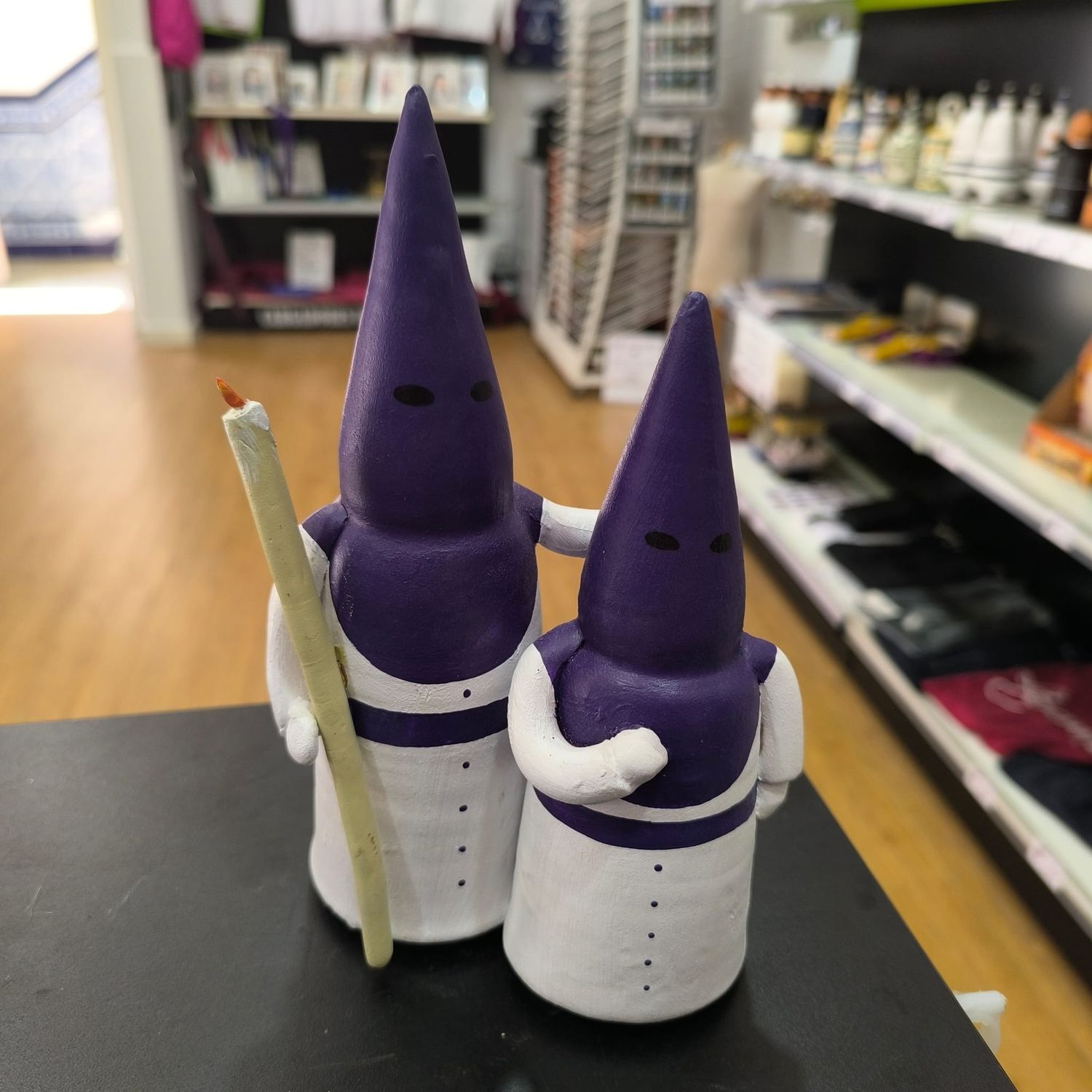 Adulto y niño morado