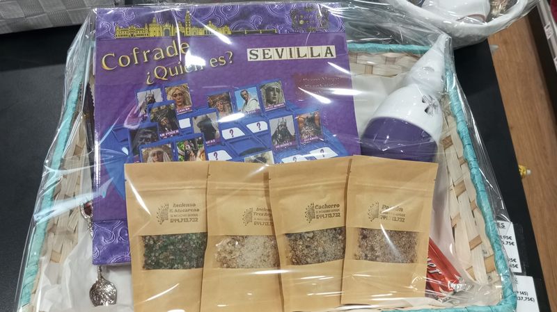 Cesta "Cofrade, ¿quién es?"
