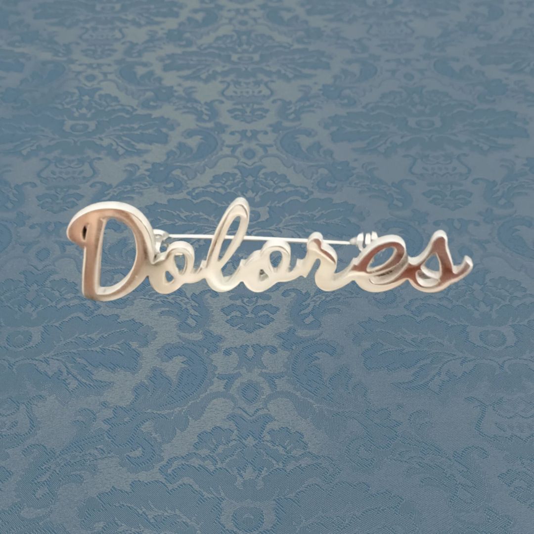 Broche Dolores plateado