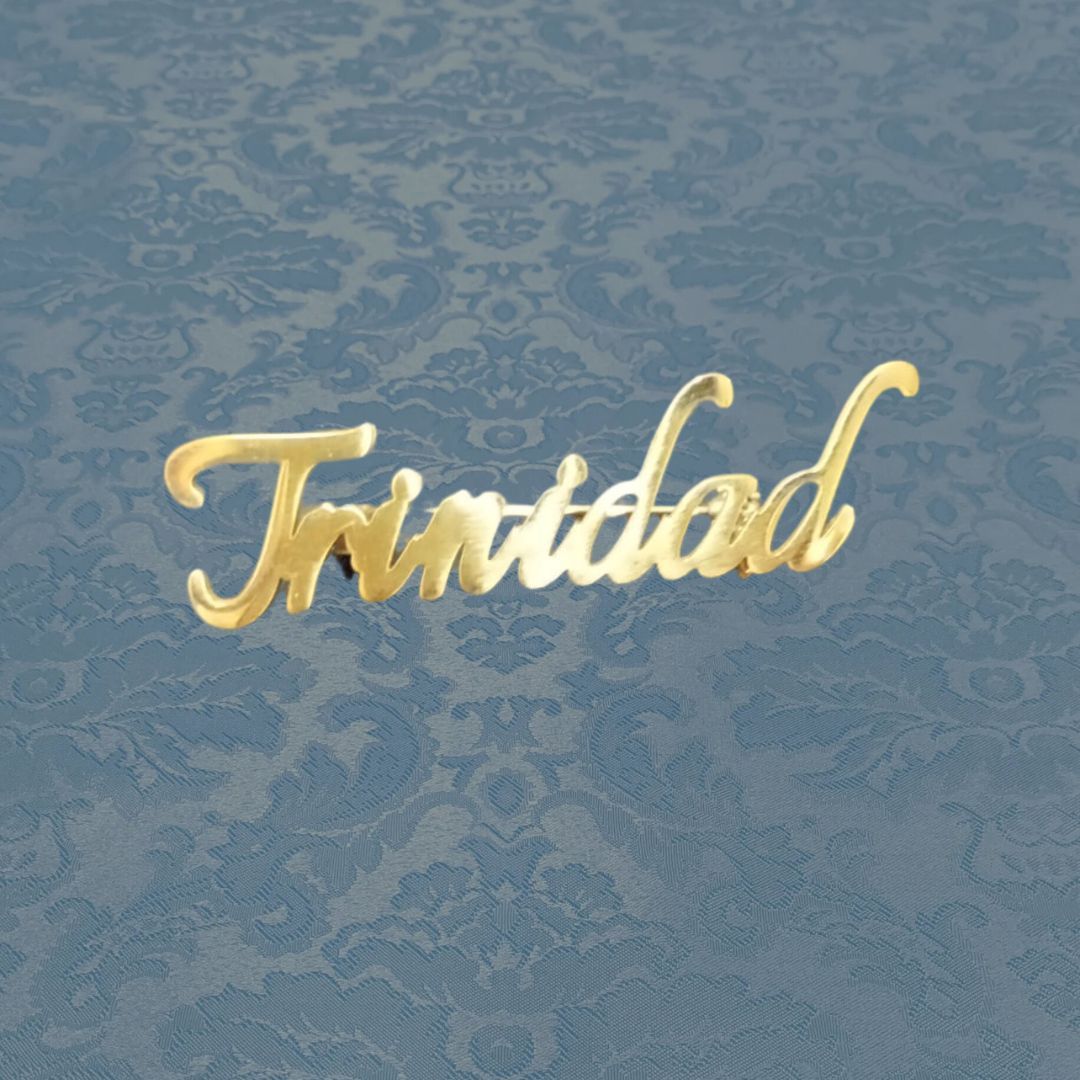 Broche Trinidad dorado