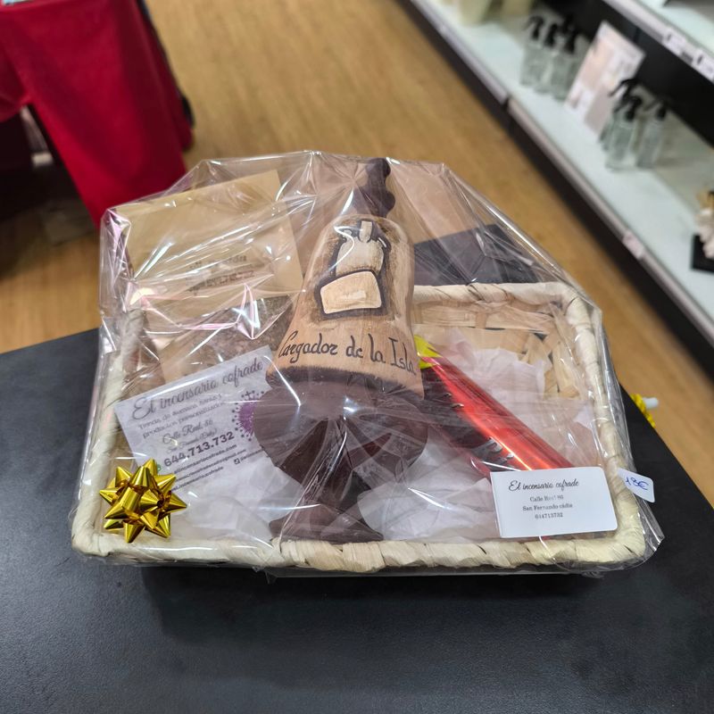 Cesta Cofrade de la Isla