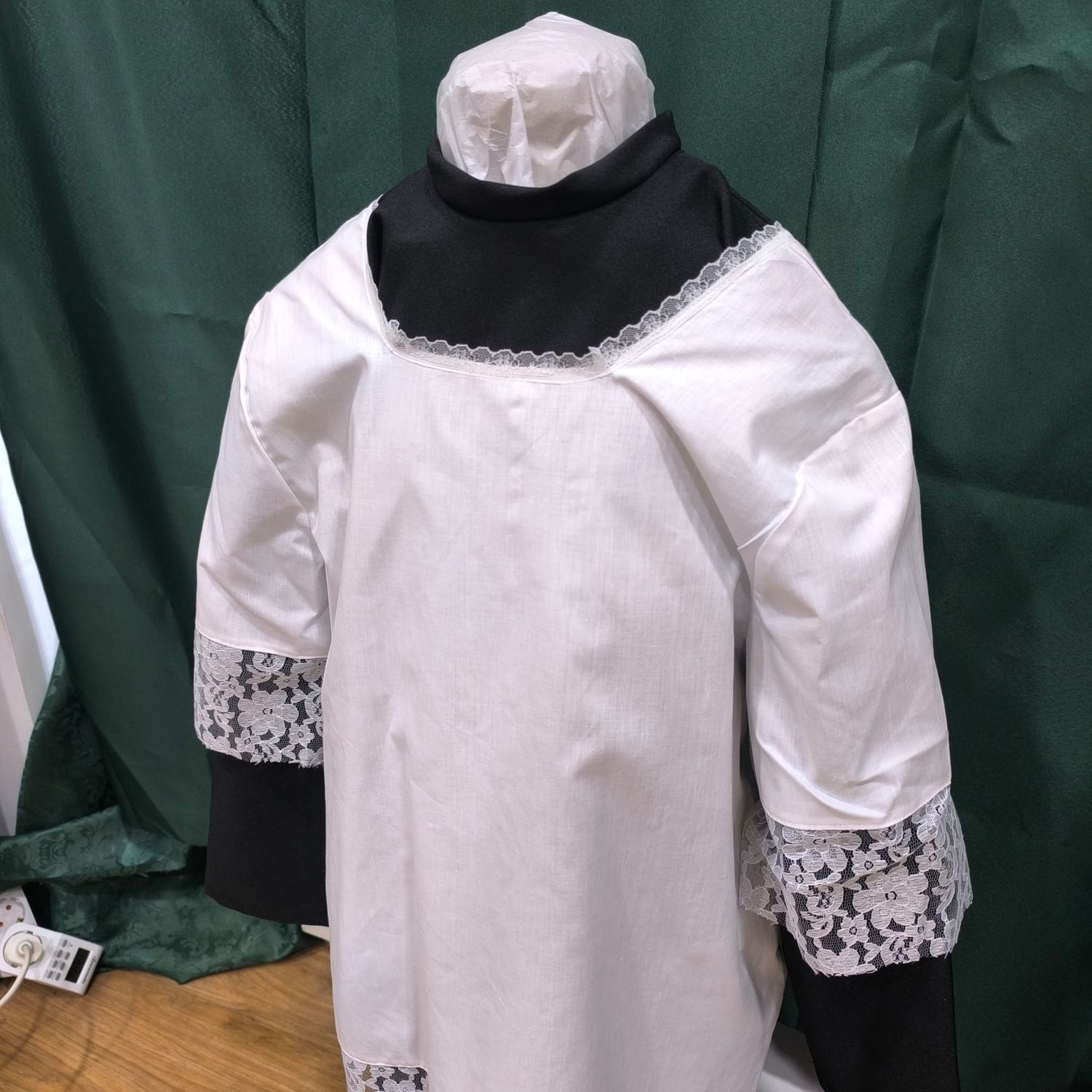 Traje de monaguillo infantil Traje de monaguillo infantil