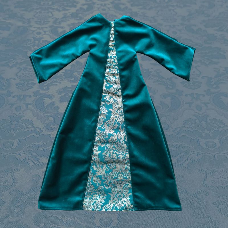 Saya terciopelo verde 55 cm.