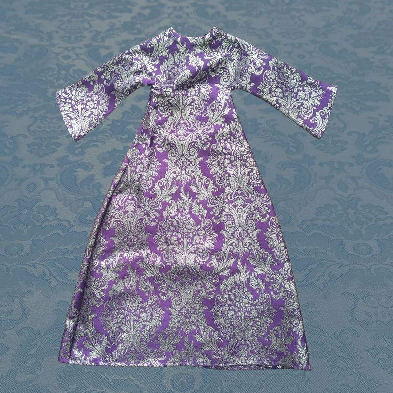 Saya brocada morado 55 cm.