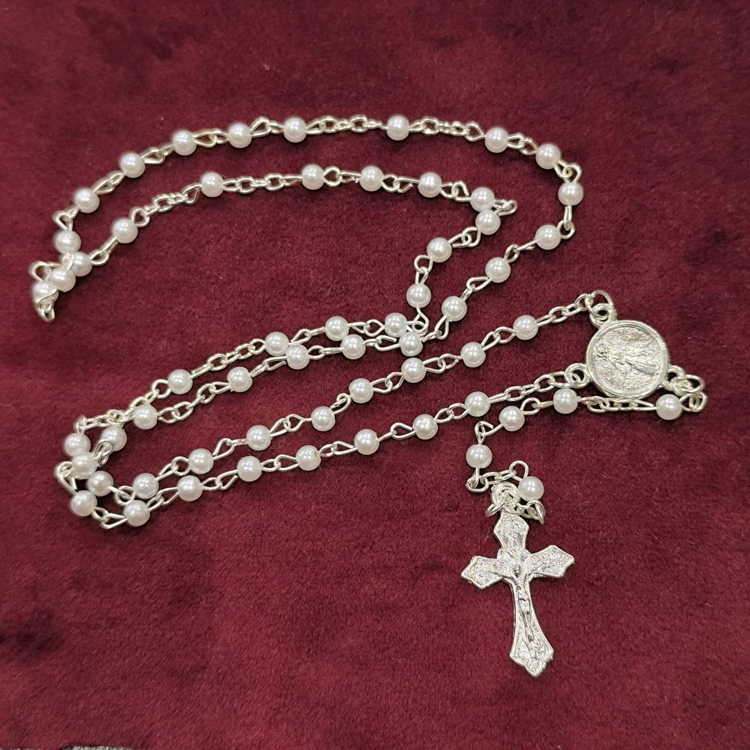 Rosario clásico de perlas