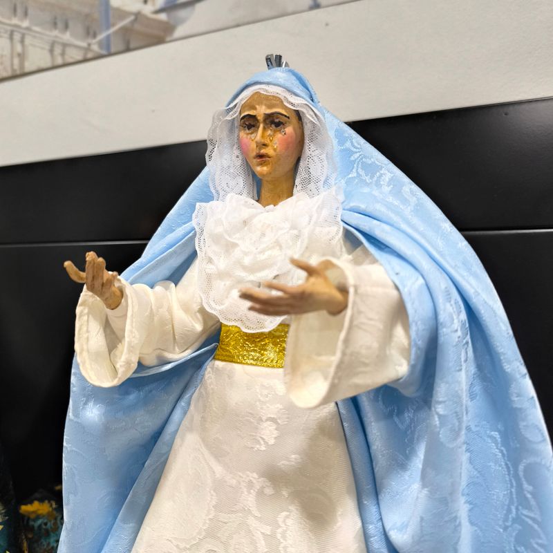 Inspirada Macarena 45 cm. vestida