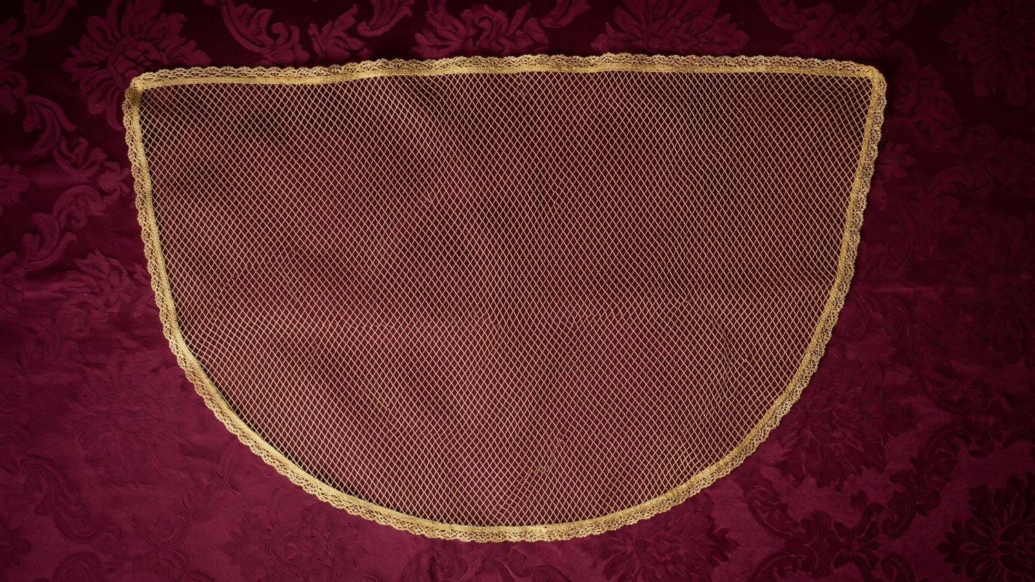 Toca de sobremanto 55 cm. Toca de sobremanto 55 cm.
