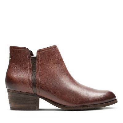 CLARKS WOMEN'S DRESS BOOT MAYPEARL RAMIE MAHOGANY