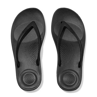 FITFLOP WOMEN'S IQUSHION ERGONOMIC SLIPPERS ALL BLK