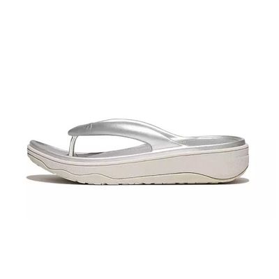 FITFLOP WOMEN&#39;S RELIEFF METALLIC RECOVERY TOE-POST SLIPPERS