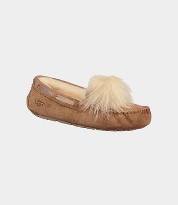 UGG WOMEN'S CASUAL SHOE DAKOTA POM POM CHE