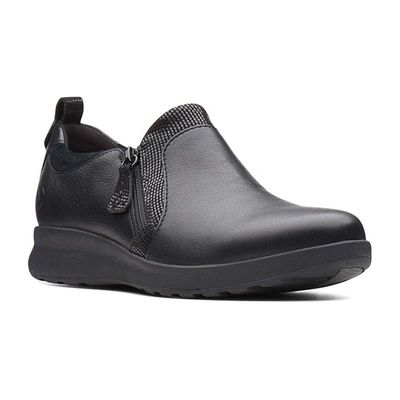 CLARKS WOMEN'S CASUAL SHOE UN ADORN ZIP BLACK