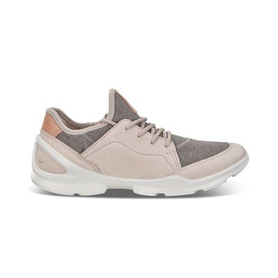 ECCO WOMAN'S BIOM STREET ATHLETIC SHOE