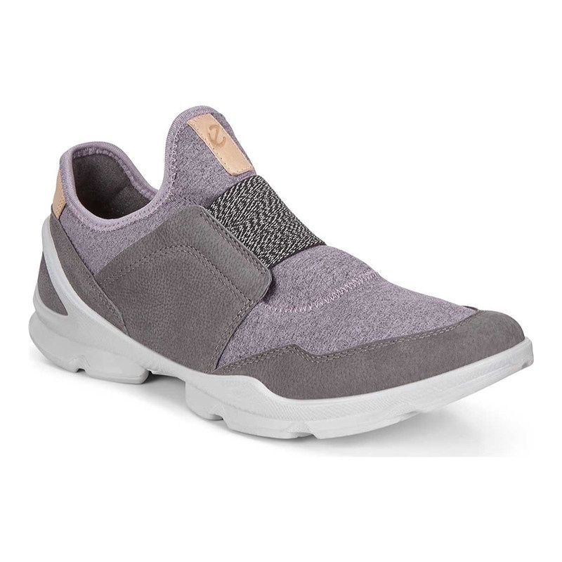 ECCO WOMAN&#39;S BIOM STREET ATHLETIC SHOE PINULA