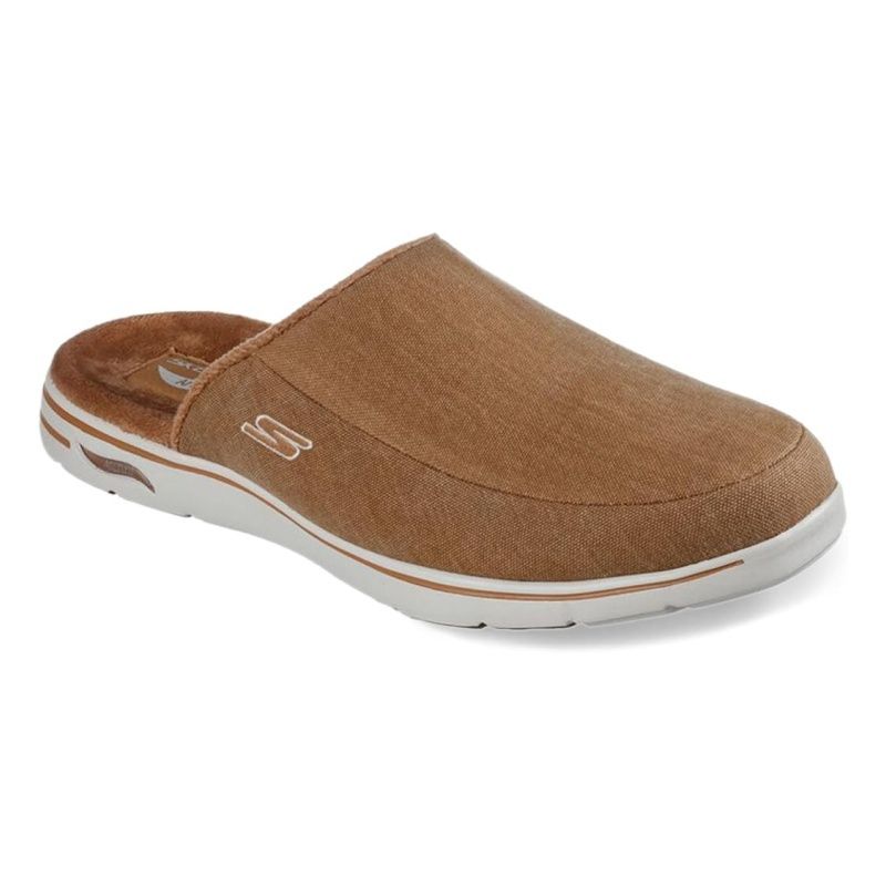 SKECHERS MEN&#39;S ARCH FIT LOUNGE WHEAT SLIPPER, Size: 7(US)