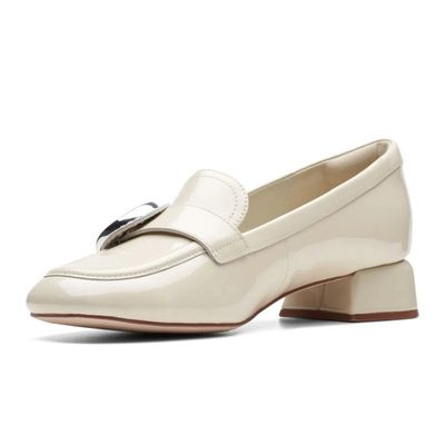 CLARKS WOMEN'S DAISS 30 TRIM IVORY DRESS SHOE