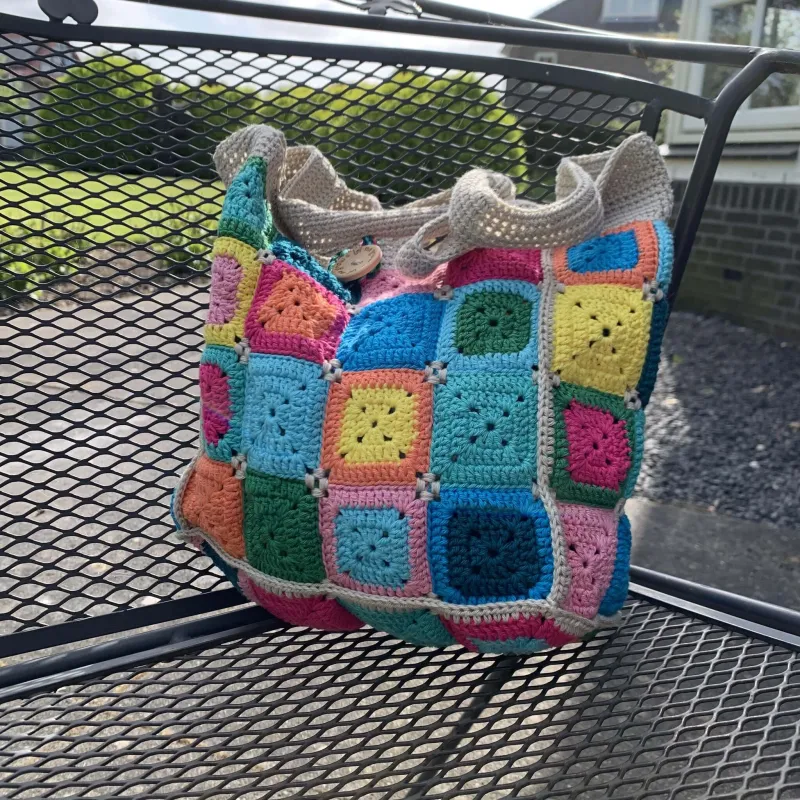 Häkelanleitung: Sommerliche Patchwork Tasche (Digital)