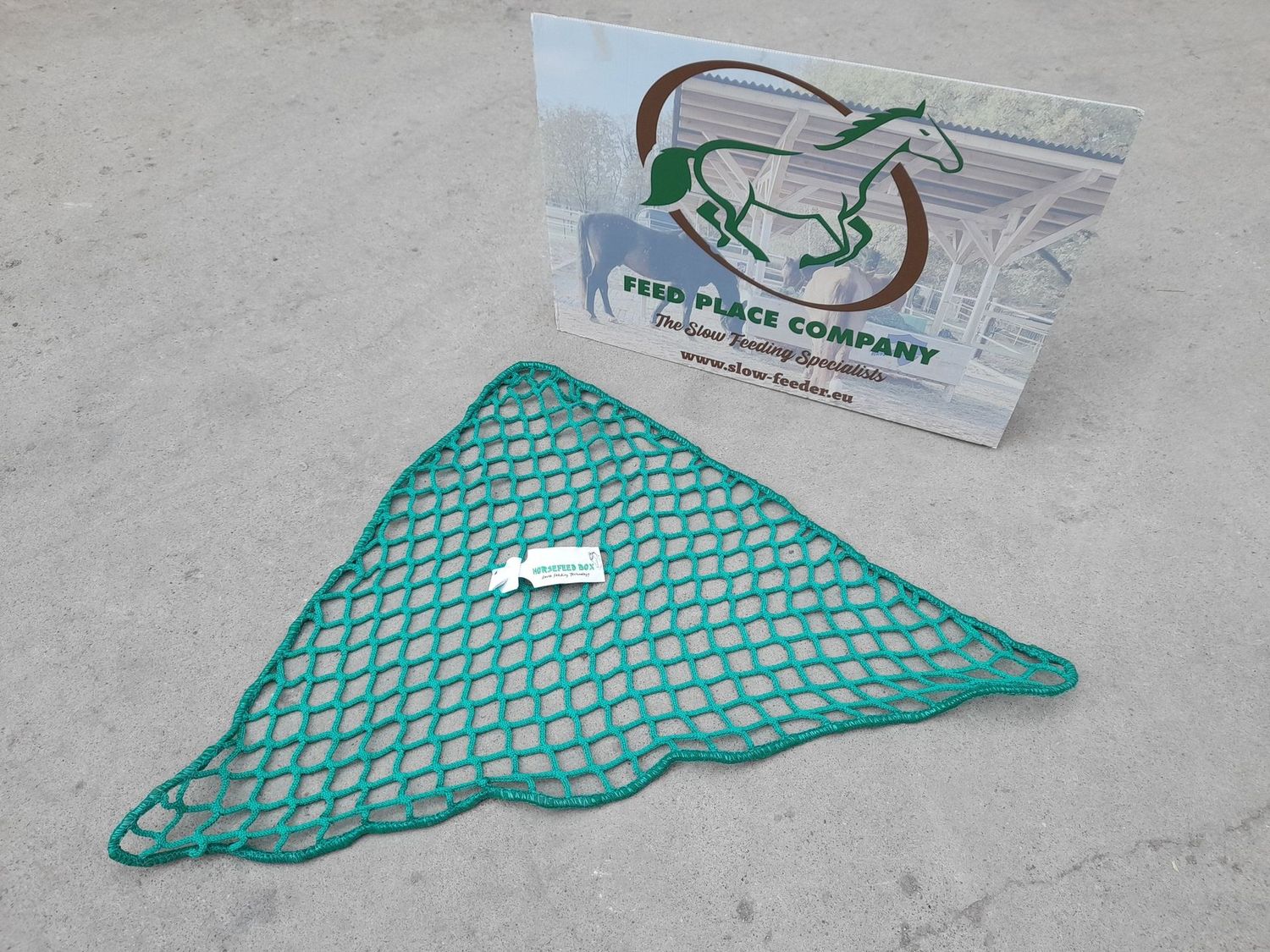 HORSEFEED BOX Dreieckiges Futtersparnetz 85cm - NEW Diamond Cord