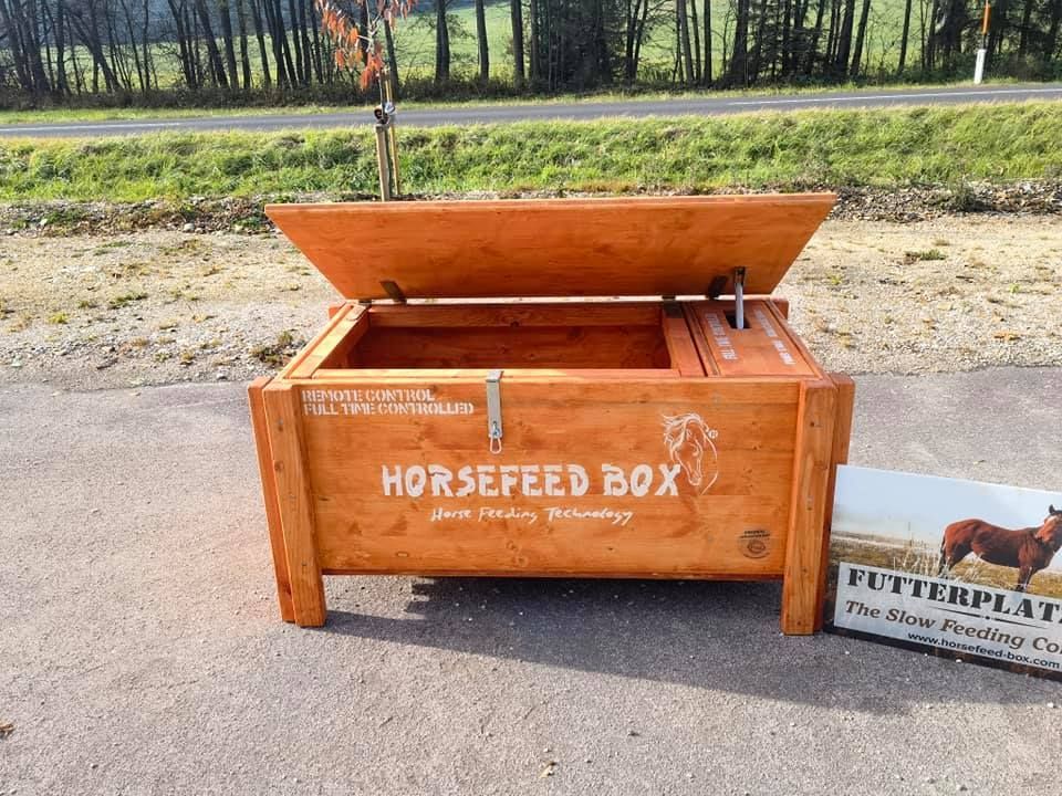 Original HORSEFEED BOX mit SIEMENS-Zeitsteuerung DEEP SHORT - Heukiste zeitgesteuert Original HORSEFEED BOX mit SIEMENS-Zeitsteuerung DEEP SHORT - Heukiste zeitgesteuert