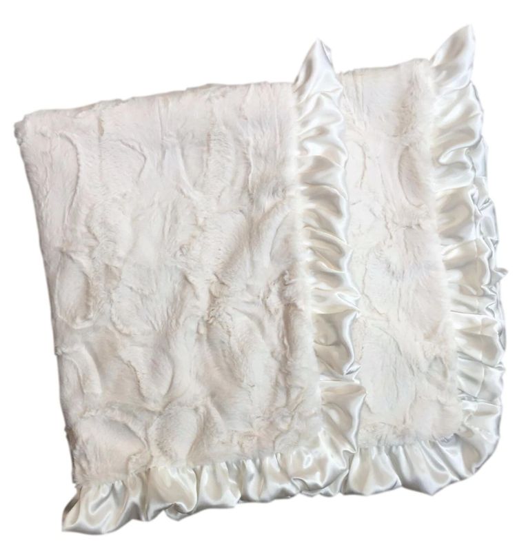 Classic Ivory Luxe Blanket