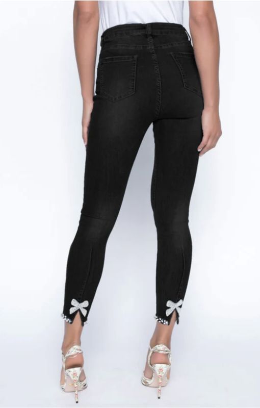 Frank Lyman Bow detail Jeans 191116U