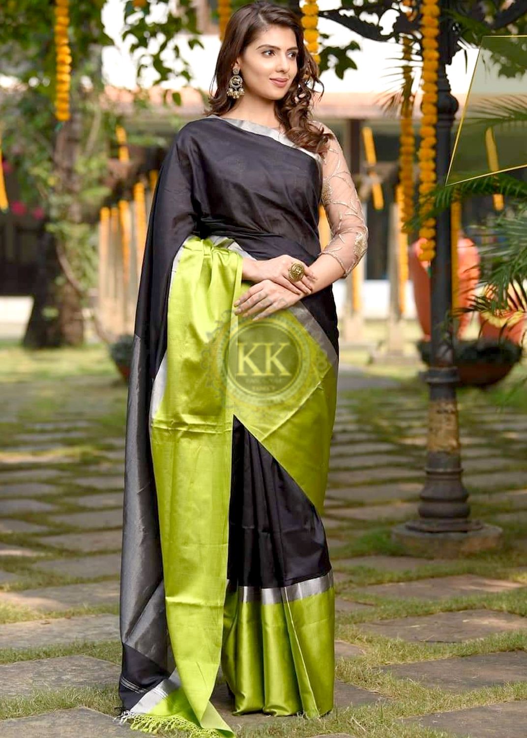 LINEN SAREES 
@ 1400/- to 3999/-