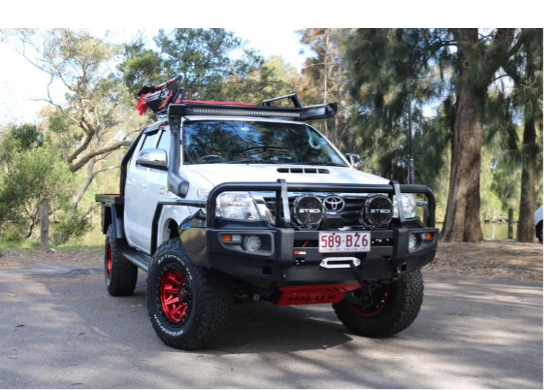 ROCKARMOR PREMIUM STEEL BULLBAR TO SUIT TOYOTA HILUX N70 2005 - 2011 (Bar Replacement) (Eyebrows)