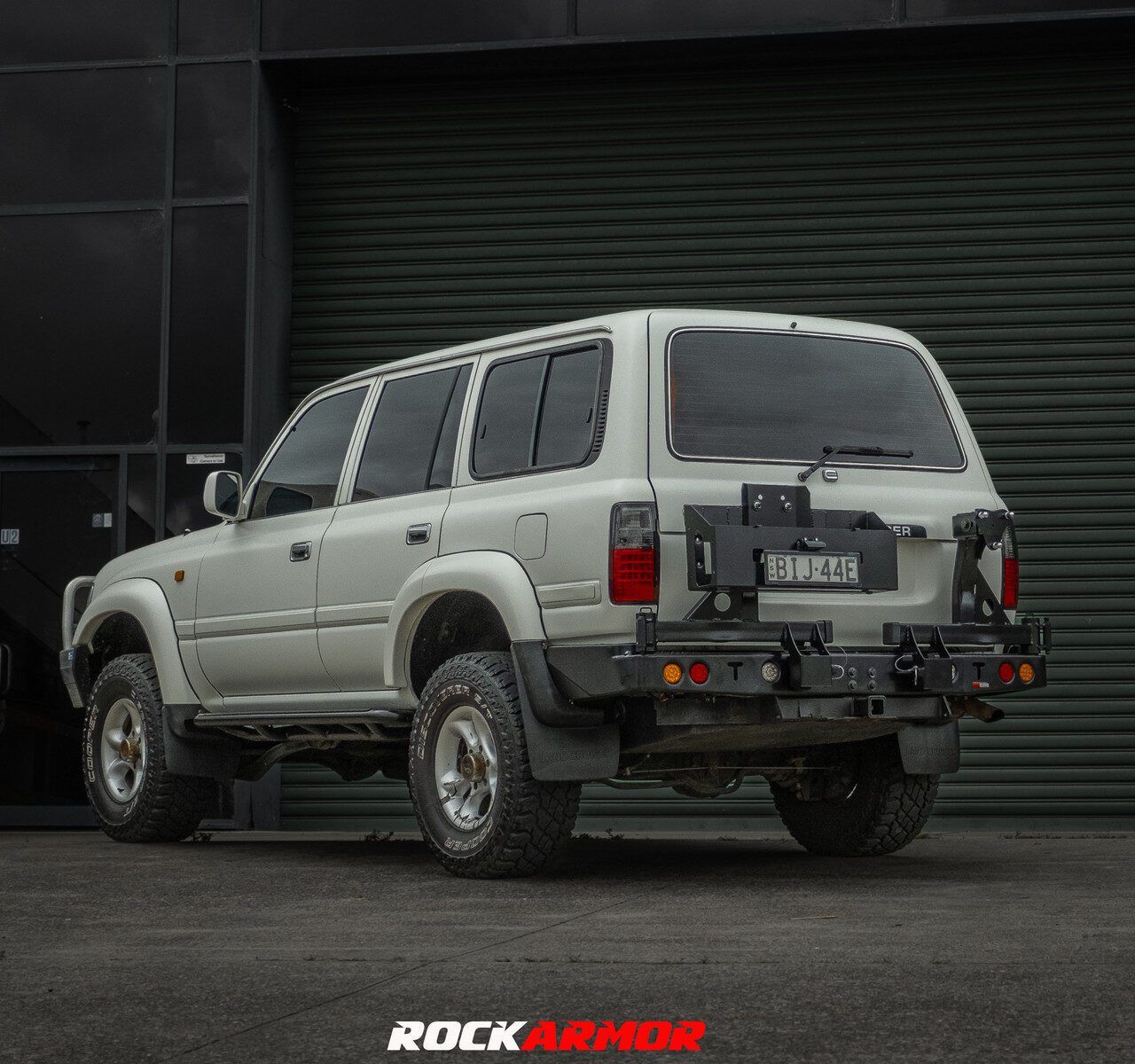 ROCKARMOR STEEL DUAL WHEEL CARRIER TO SUIT TOYOTA LANDCRUISER  FJ80 1992-1997