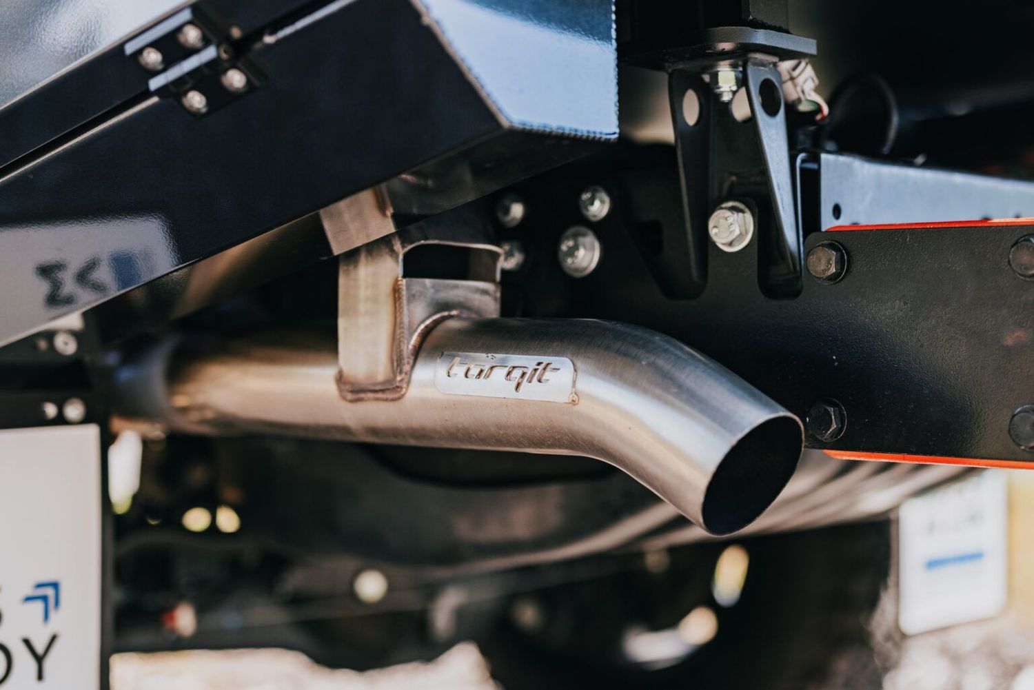 Torqit 3.5” SINGLE EXIT EXHAUST FOR TOYOTA 79 SERIES 4.5L SINGLE CAB LANDCRUISER: 03/2007-07/2016 - LOUD OPTION