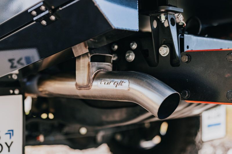 Torqit 3.5” SINGLE EXIT EXHAUST FOR TOYOTA 79 SERIES 4.5L SINGLE CAB LANDCRUISER: 03/2007-07/2016 - LOUD OPTION