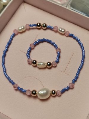 krokus blå perlesæt med ferskvandsperler