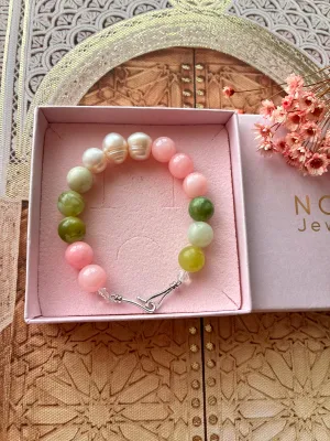 armbånd med green og pink farve