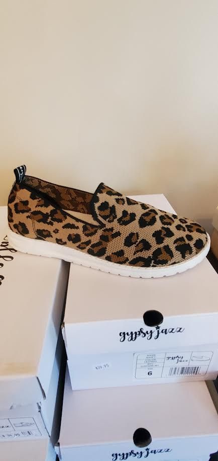 Swift, Color: Leopard, Size: 6