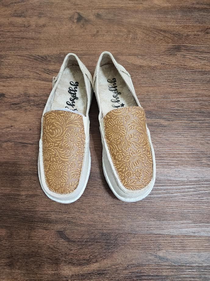 Ariel, Color: Natural, Size: 6