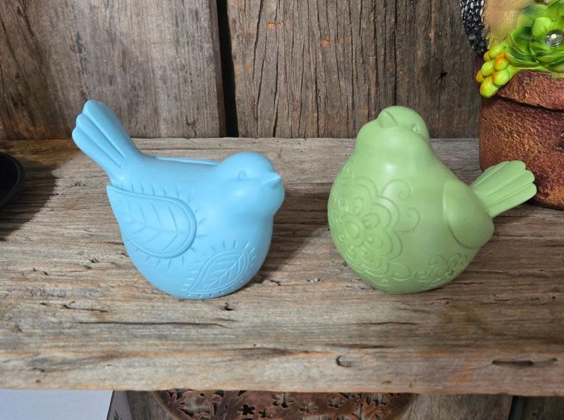 4" Resin Bird with Design Table Decor