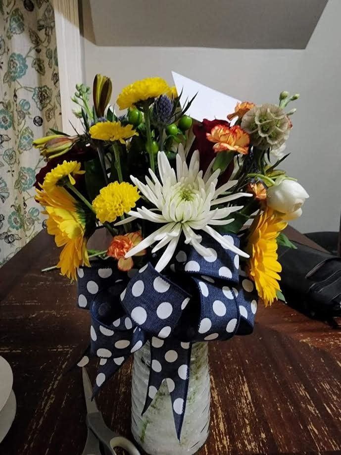 Basic Mixed Flower w/ Vase