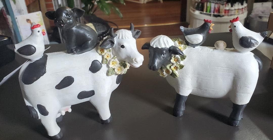 Resin Farm Animal Table Decor Cow/Sheep