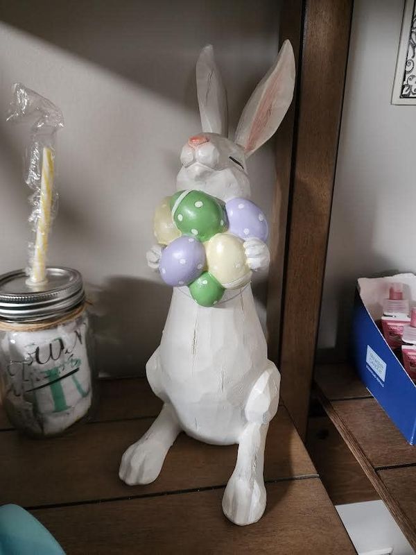 Gifting Bunnies Statuary - Eggs