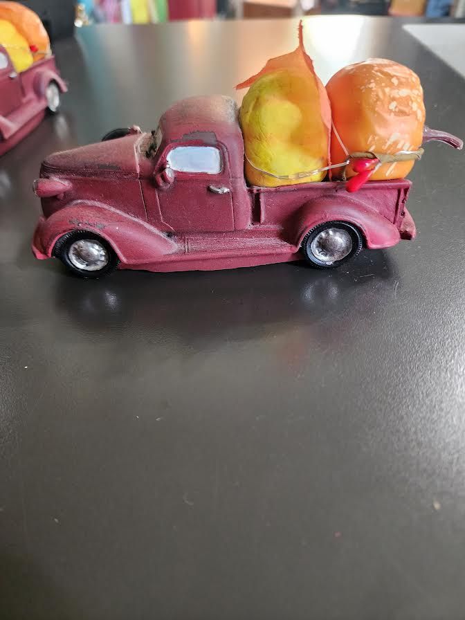 LED Vintage Truck Hauling Pumpkins