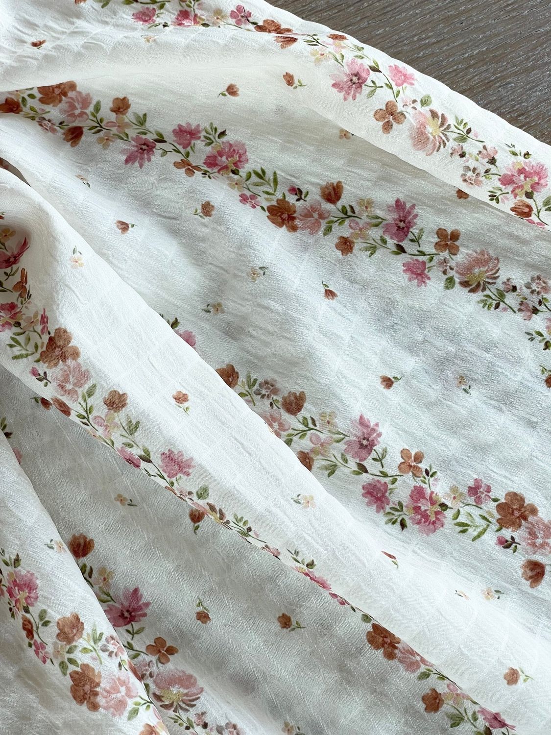 Seersucker - Maritza Print Ivory &amp; Caramel