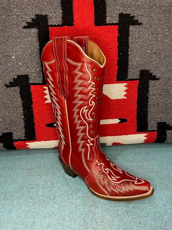 LD RED EMBROIDERY &amp; STUDS- boot