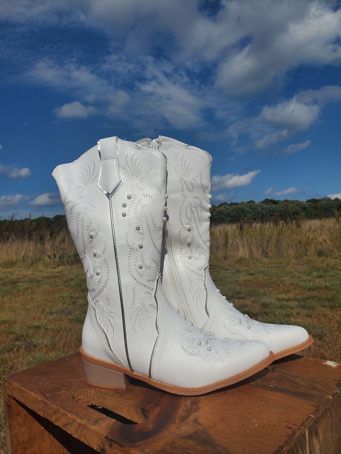 &quot;Pretty As A Pearl&quot; Western Boots