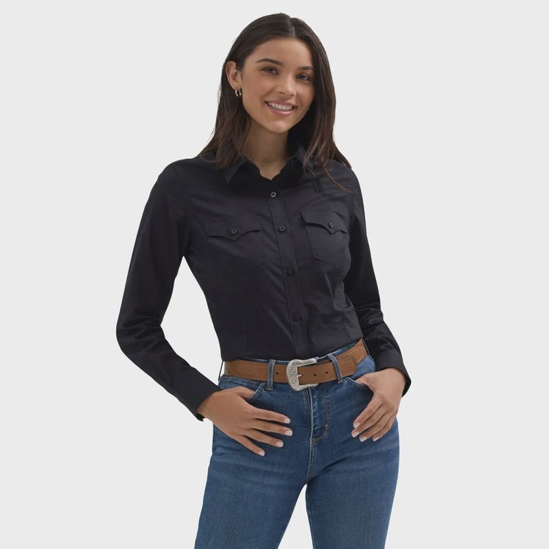Wrangler Women&#39;s Retro Western Long Sleeve Solid Shirt