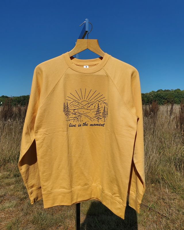 &quot;Live In The Moment&quot; Unisex Pullover
