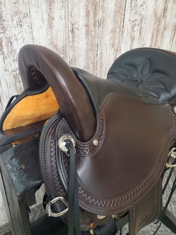 JBW 17" Wide Circle Y Grey Forest Endurance Trail Saddle