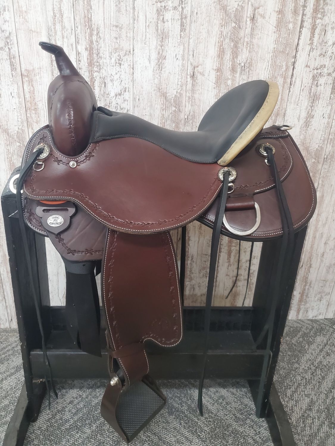 JBW 16&quot; Circle Y Oak Grove Trail Saddle - Wide